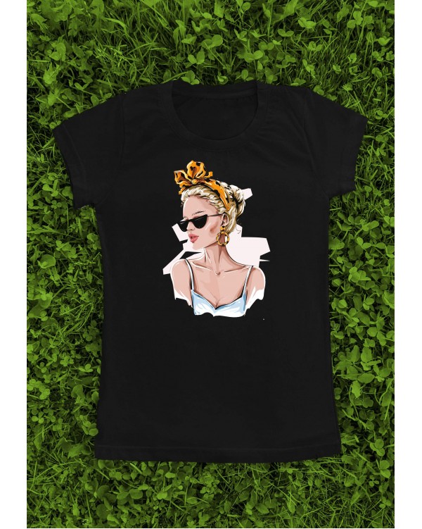 Elegant Graphic T-Shirt